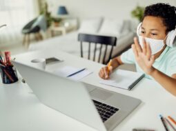 Smart Ways to Handle Online Teaching Challenges in Today’s Digital Classroom